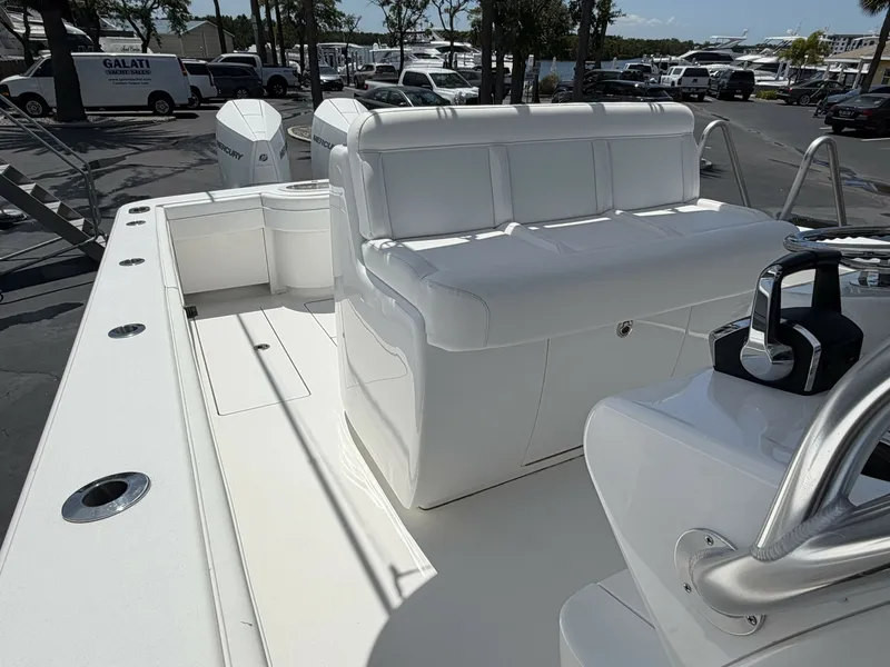Slide: The Image of Valhalla Boatworks V33 2023 - 6070760