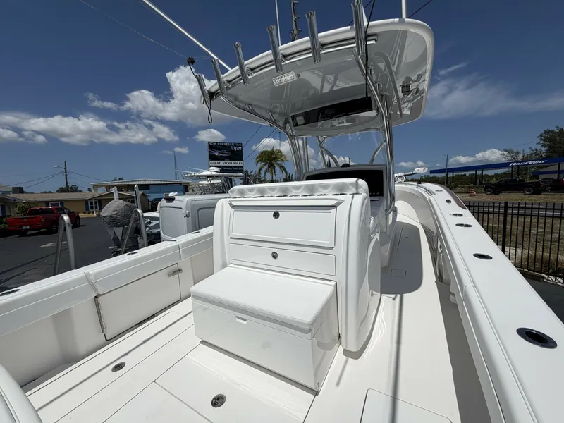 Slide: The Image of Valhalla Boatworks V33 2023 - 6070763