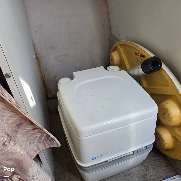 Slide: The Image of Crownline Boats 210 1999 - 14897843