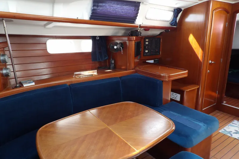 Slide: The Image of Beneteau 473 2002 - 6070900