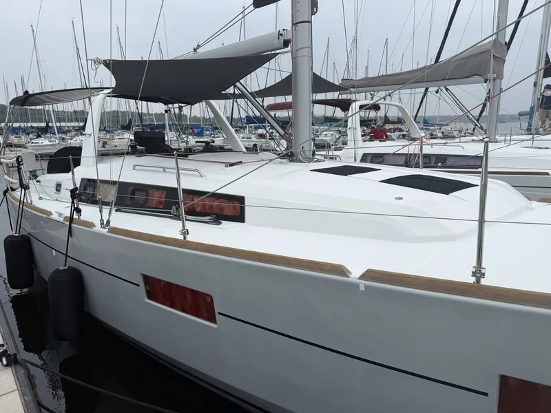Slide: The Image of Beneteau Oceanis 2016 - 6072000