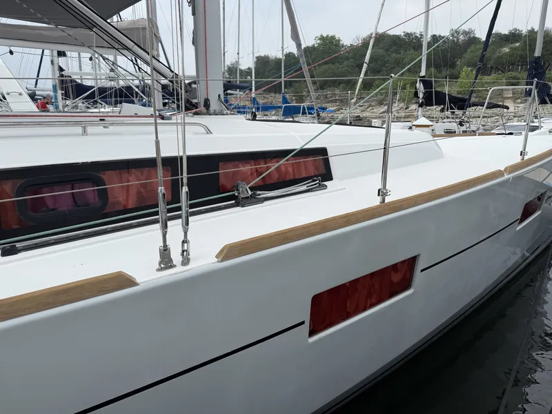 Slide: The Image of Beneteau Oceanis 2016 - 6072016