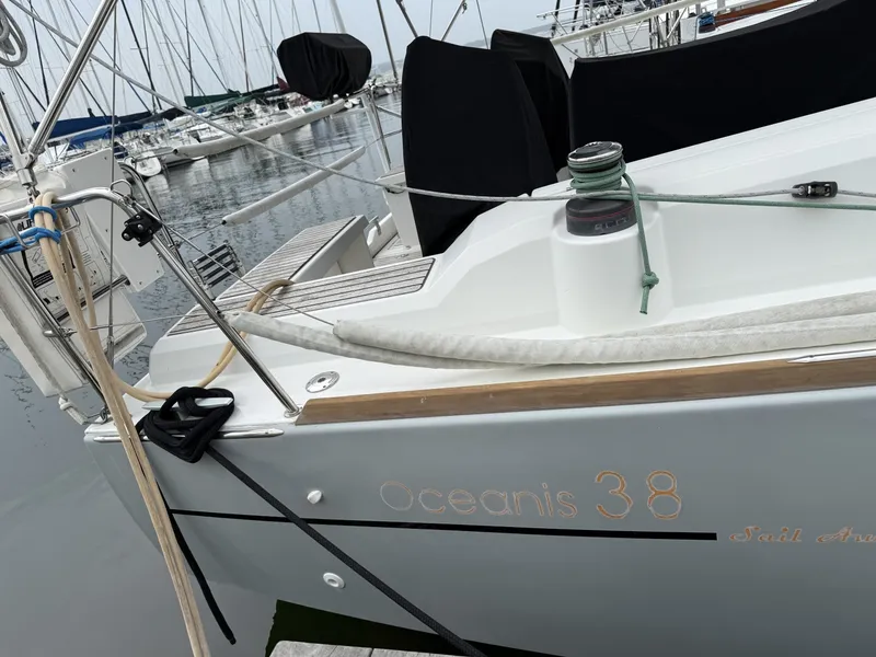 Slide: The Image of Beneteau Oceanis 2016 - 6072014