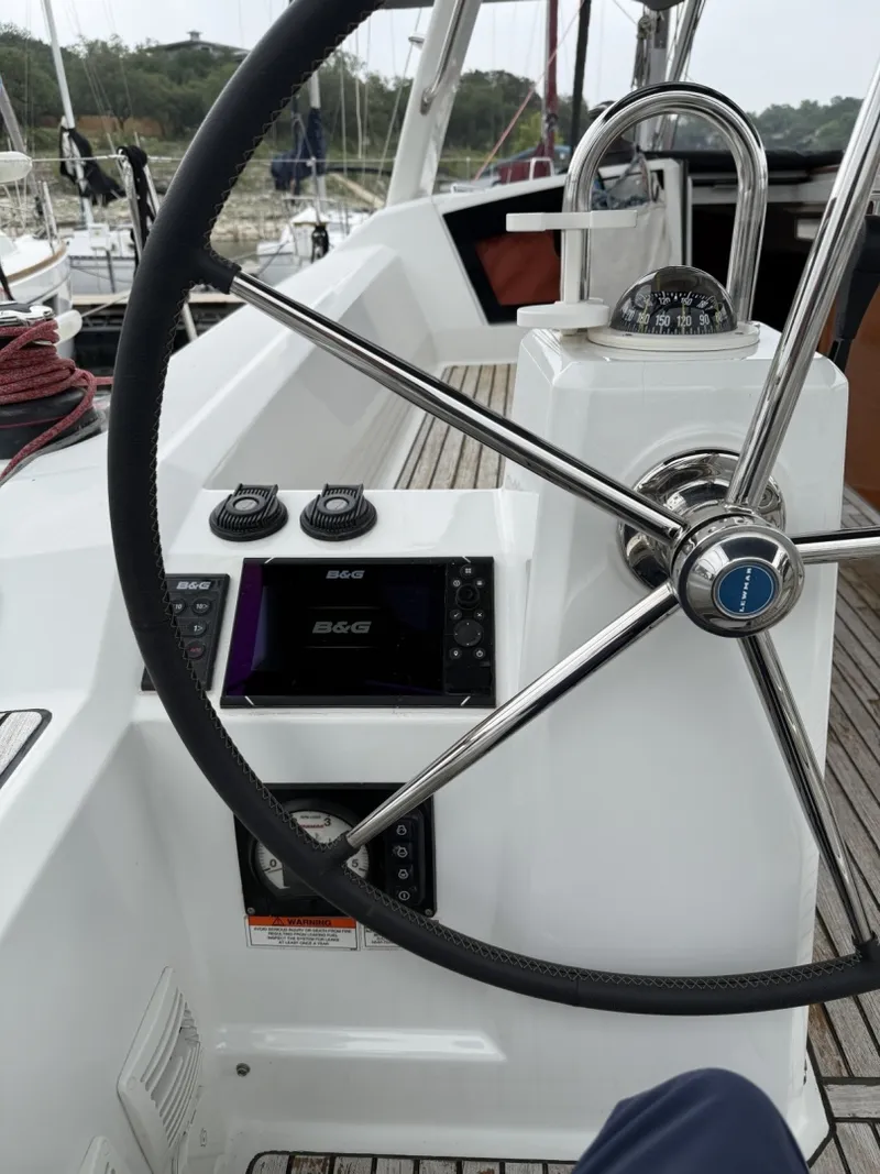 Slide: The Image of Beneteau Oceanis 2016 - 6072079