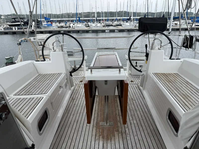 Slide: The Image of Beneteau Oceanis 2016 - 6072073