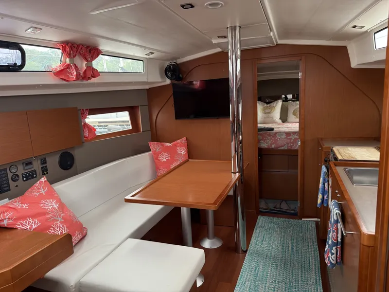 Slide: The Image of Beneteau Oceanis 2016 - 6071108