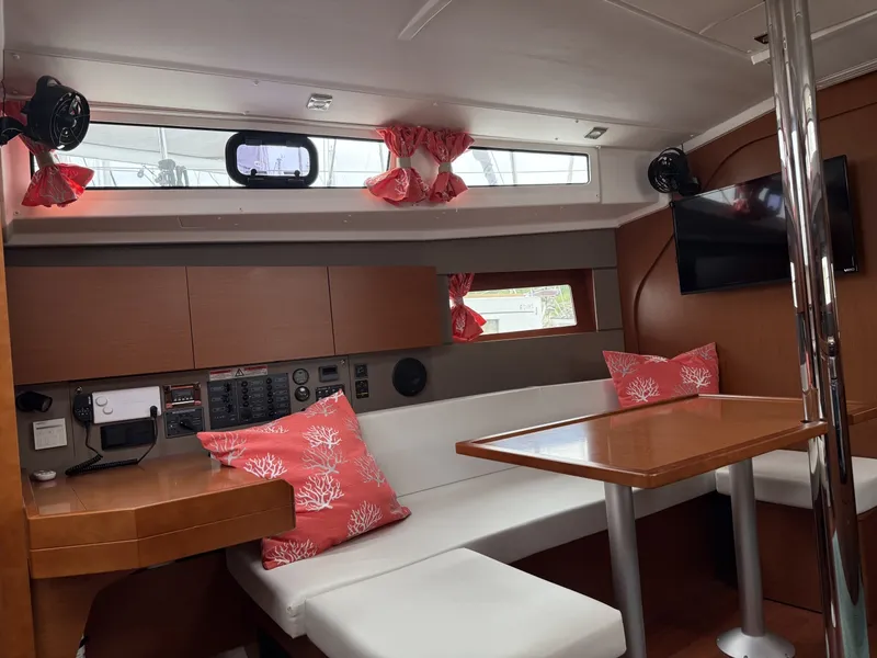 Slide: The Image of Beneteau Oceanis 2016 - 6071107