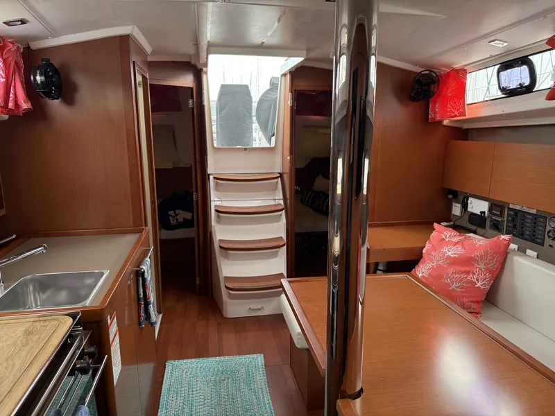 Slide: The Image of Beneteau Oceanis 2016 - 6071122
