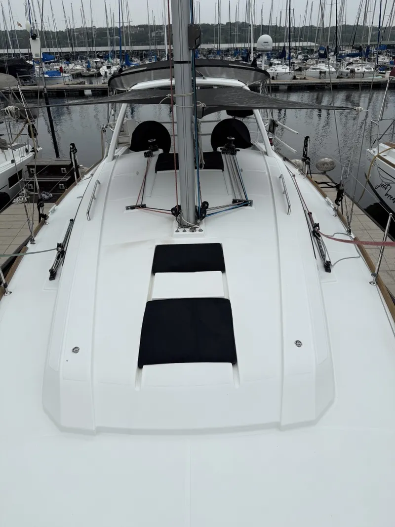 Slide: The Image of Beneteau Oceanis 2016 - 6072006