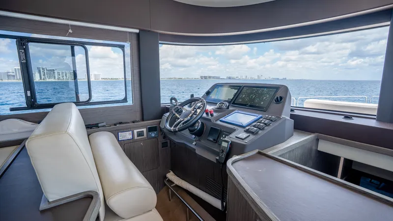 Slide: The Image of Sirena 58 2025 - 6142358