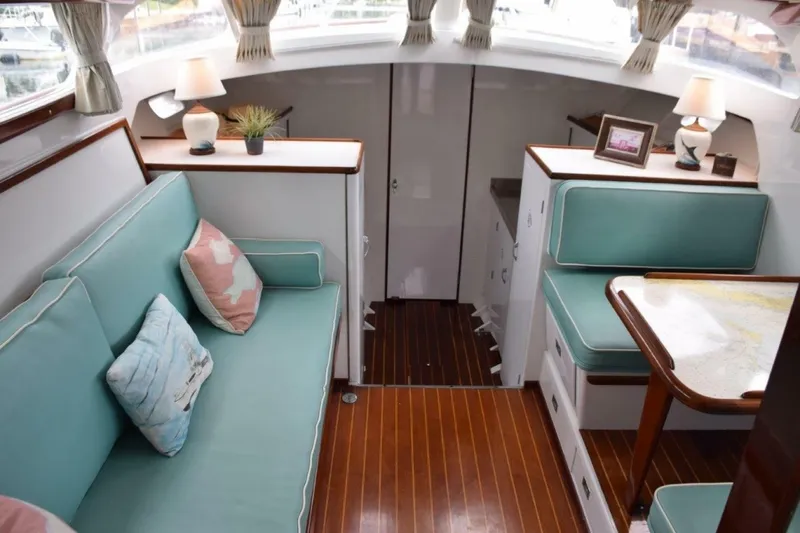 Slide: The Image of Salon, Note Crowned Forward Deck And Windows - 6073864