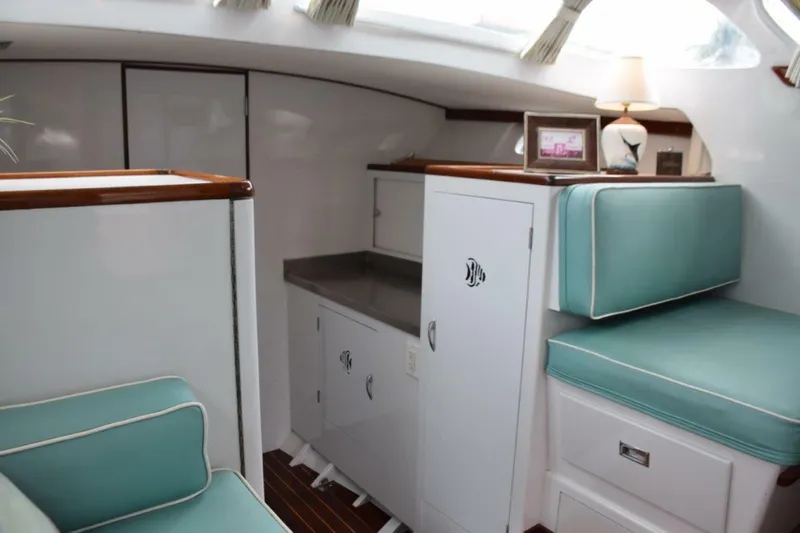 Slide: The Image of View From Settee To Galley - 6073888