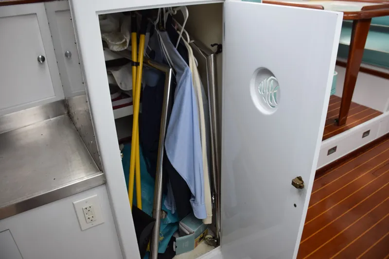 Slide: The Image of Hanging Locker Starboard - 6073883
