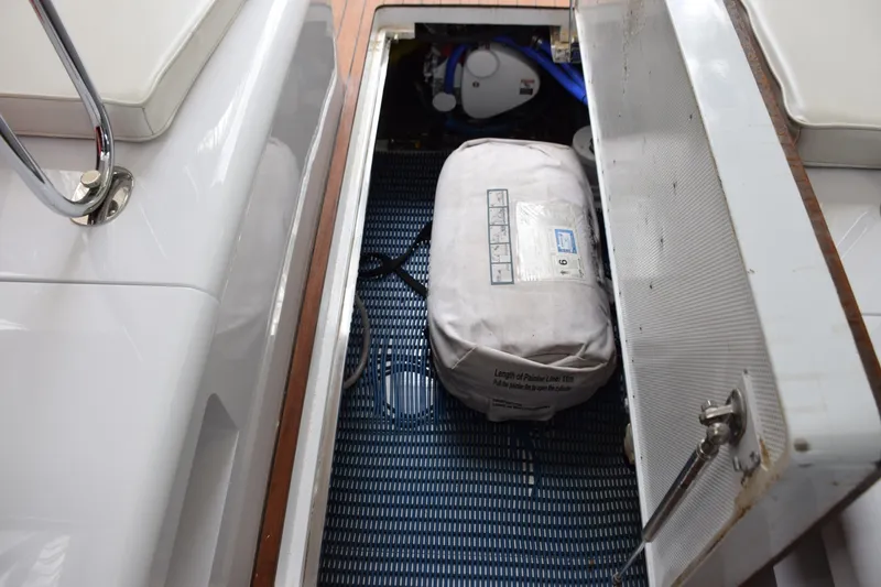Slide: The Image of Center Engine Room Hatch - 6073899