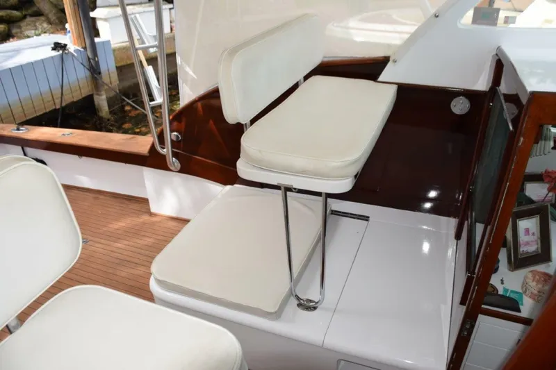 Slide: The Image of Companion Bench Seat - 6073875