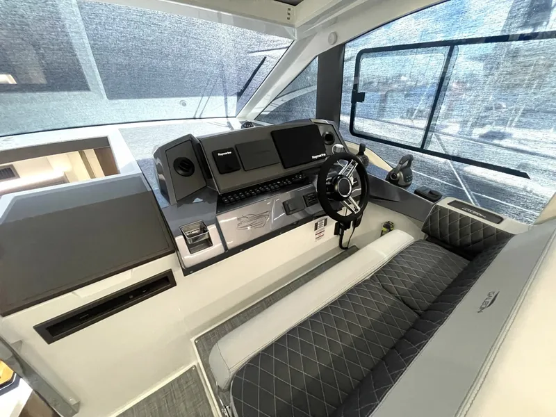 Slide: The Image of Galeon 425 HTS 2020 - 6071712