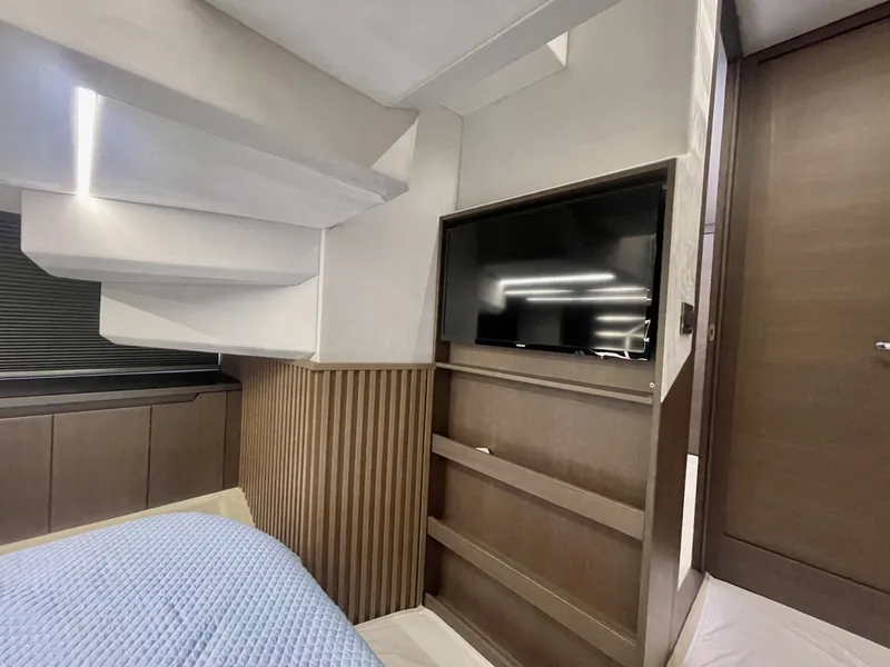 Slide: The Image of Galeon 425 HTS 2020 - 6071721