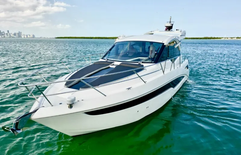 Slide: The Image of Galeon 425 HTS 2020 - 6071703