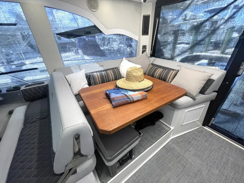 Slide: The Image of Galeon 425 HTS 2020 - 6071708