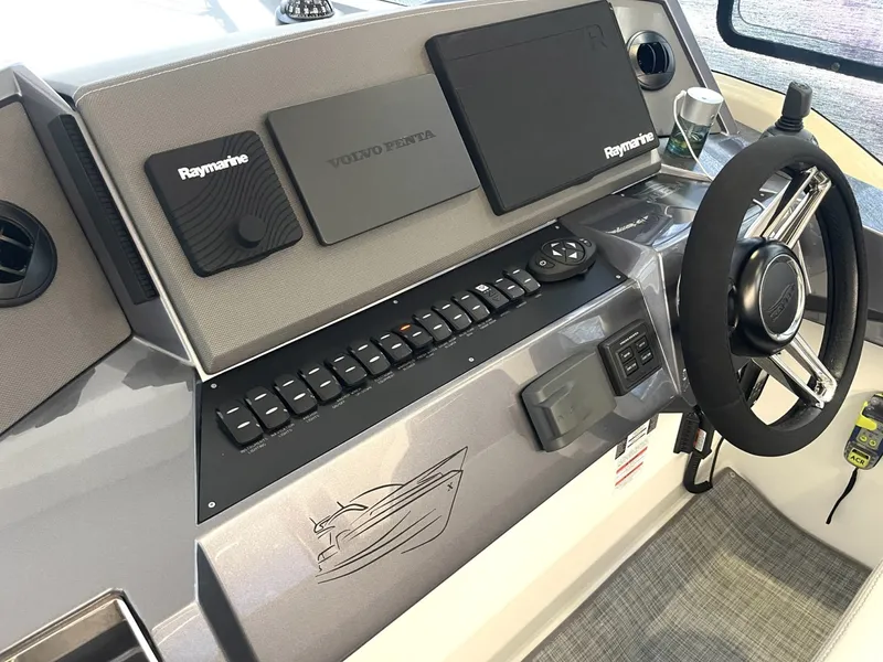 Slide: The Image of Galeon 425 HTS 2020 - 6071709