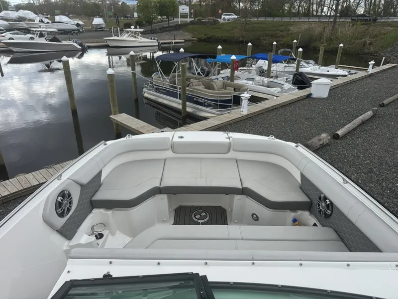 Slide: The Image of Sea Ray SDX 250 Outboard 2024 - 6071948