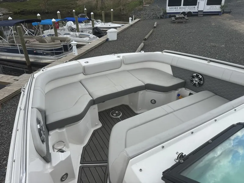 Slide: The Image of Sea Ray SDX 250 Outboard 2024 - 6071949