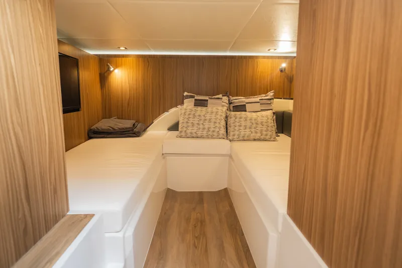 Slide: The Image of Cruisers 50GLS OB 2026 - 7582146
