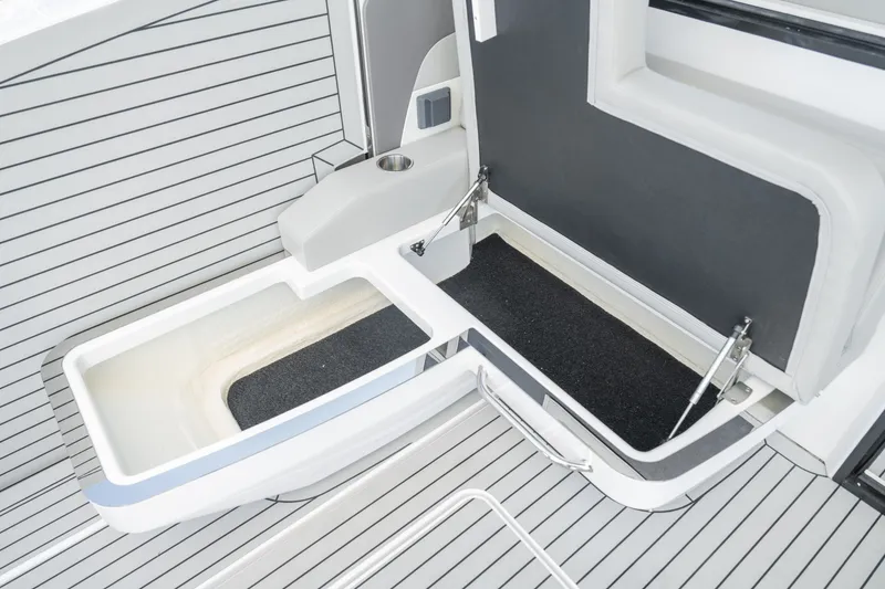 Slide: The Image of Cruisers 50GLS OB 2026 - 7582109