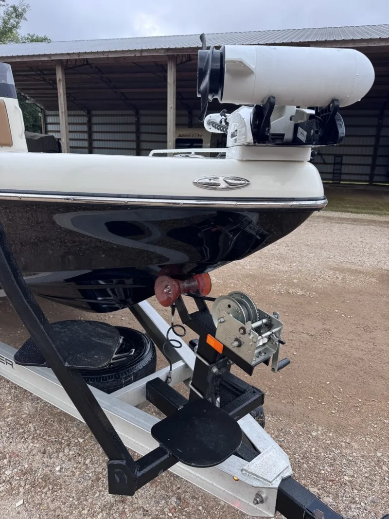 Slide: The Image of Skeeter SX2350 2023 - 6072450