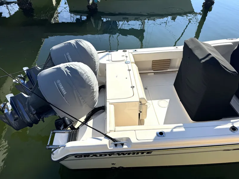 Slide: The Image of Grady-White Fisherman 257 2017 - 6073700