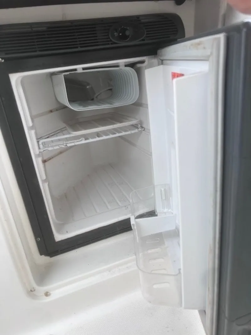 Slide: The Image of Fridge Interior - 6074196