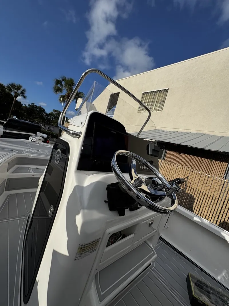 Slide: The Image of Tidewater 2110 Bay 2022 - 6073935