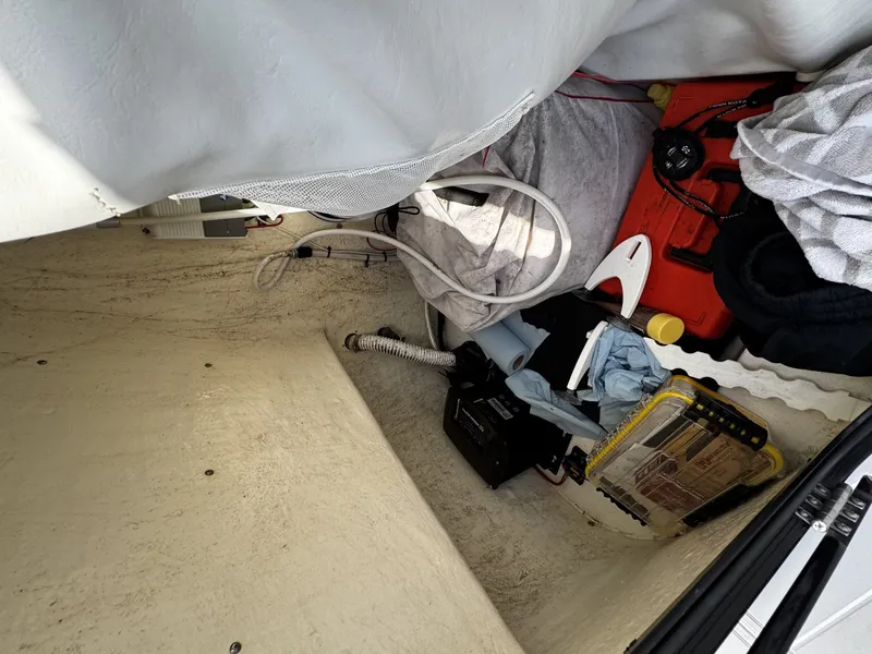 Slide: The Image of Tidewater 2110 Bay 2022 - 6073938