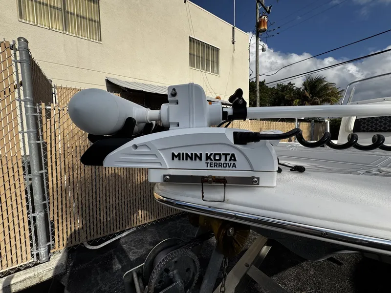 Slide: The Image of Tidewater 2110 Bay 2022 - 6073937