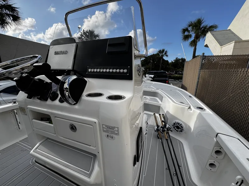 Slide: The Image of Tidewater 2110 Bay 2022 - 6073942
