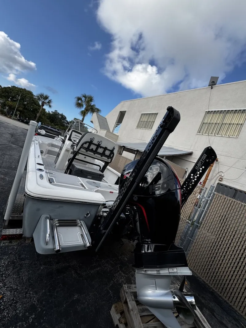 Slide: The Image of Tidewater 2110 Bay 2022 - 6073949