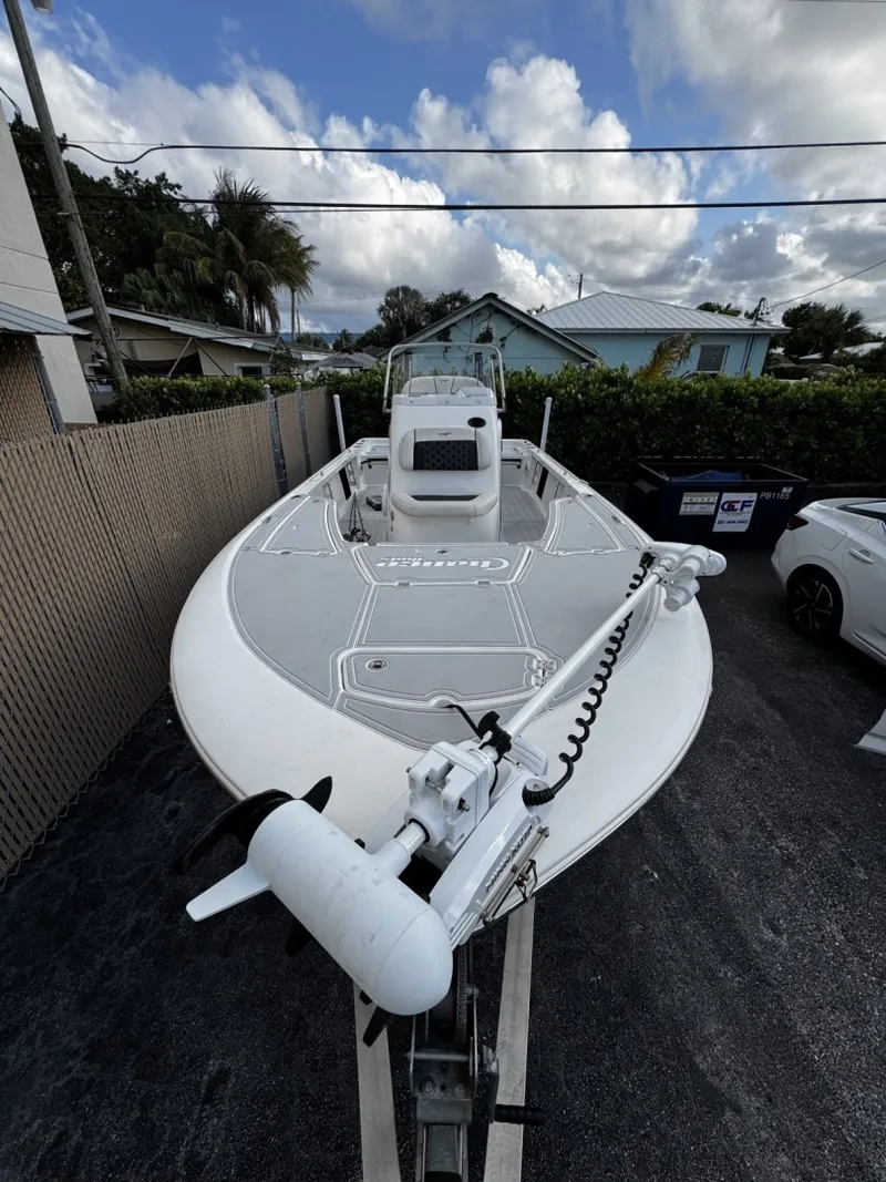 Slide: The Image of Tidewater 2110 Bay 2022 - 6073953