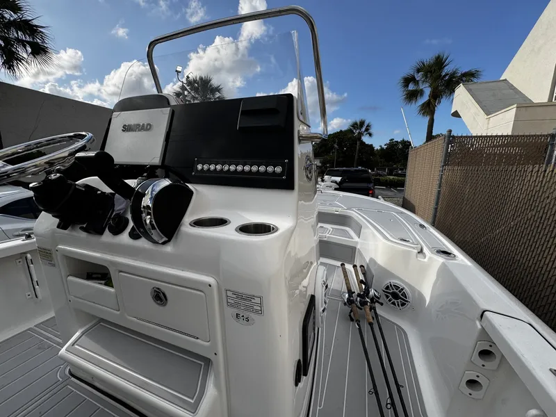 Slide: The Image of Tidewater 2110 Bay 2022 - 6073943