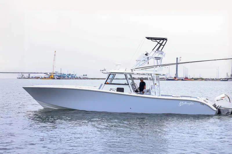 The Image of Yellowfin 42 2020 - undefined