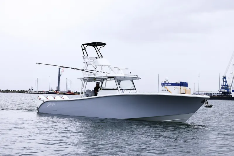 Slide: The Image of Yellowfin 42 2020 - 6074056