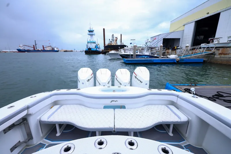 Slide: The Image of Yellowfin 42 2020 - 6074063
