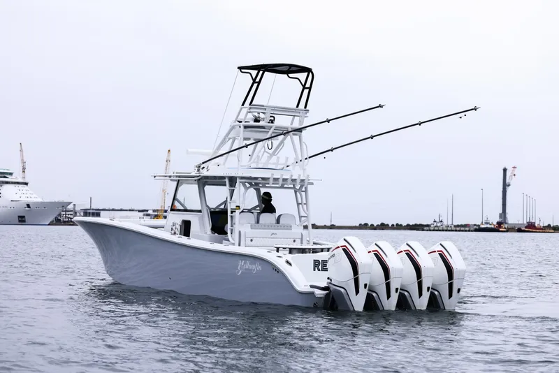 Slide: The Image of Yellowfin 42 2020 - 6074049