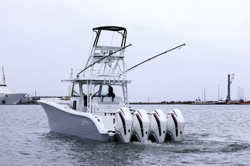Slide: The Image of Yellowfin 42 2020 - 6074050