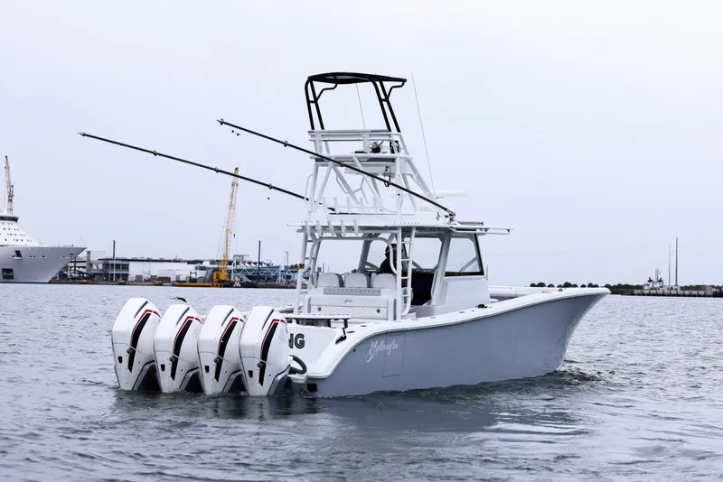 Slide: The Image of Yellowfin 42 2020 - 6074051