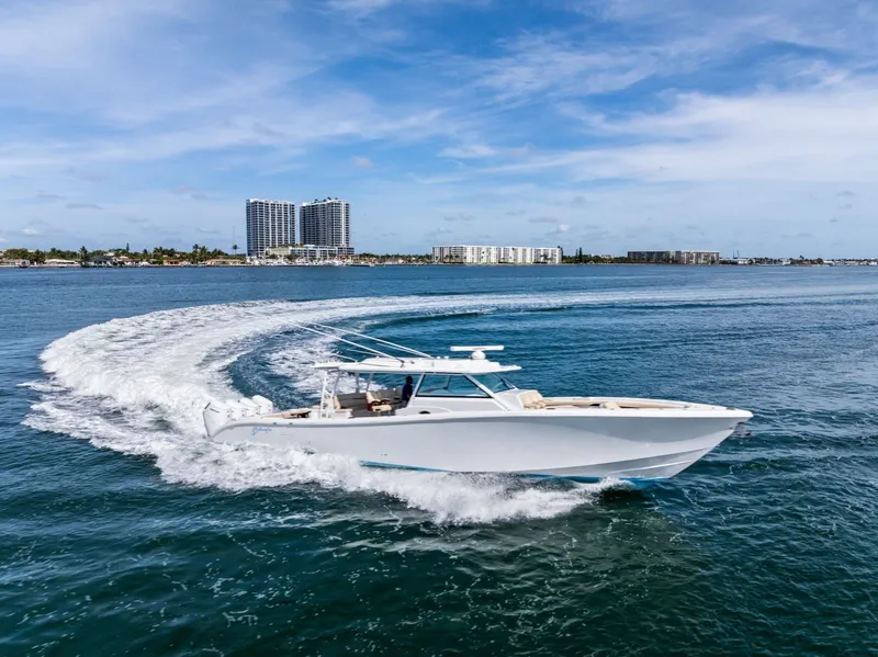 Slide: The Image of Yellowfin 54 Offshore 2024 - 6088012