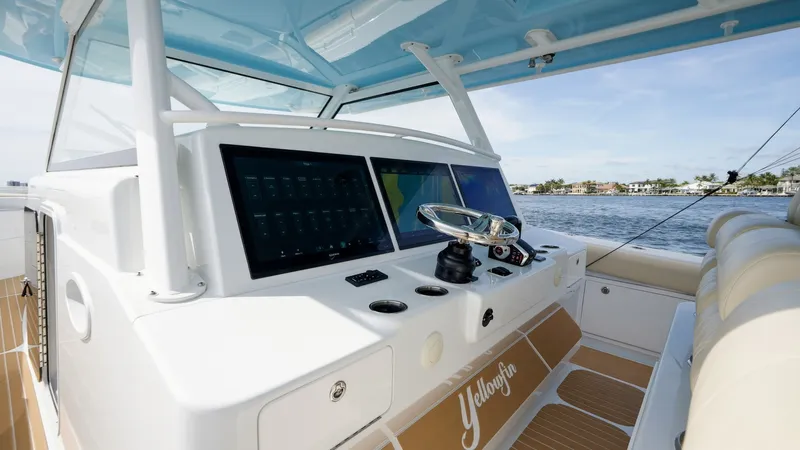 Slide: The Image of Yellowfin 54 Offshore 2024 - 6087989