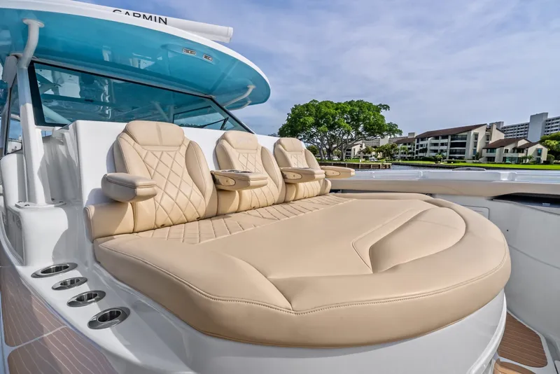 Slide: The Image of Yellowfin 54 Offshore 2024 - 6088033