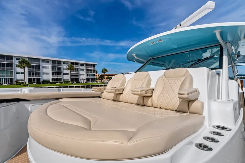 Slide: The Image of Yellowfin 54 Offshore 2024 - 6088034