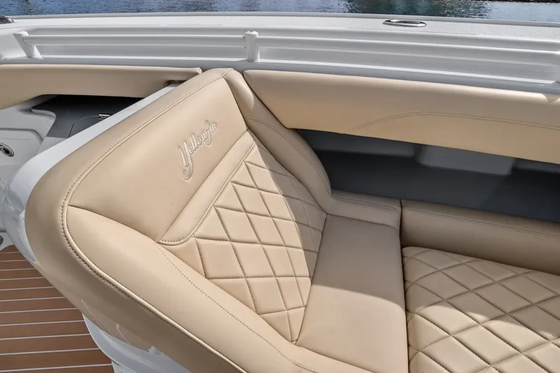 Slide: The Image of Yellowfin 54 Offshore 2024 - 6088035