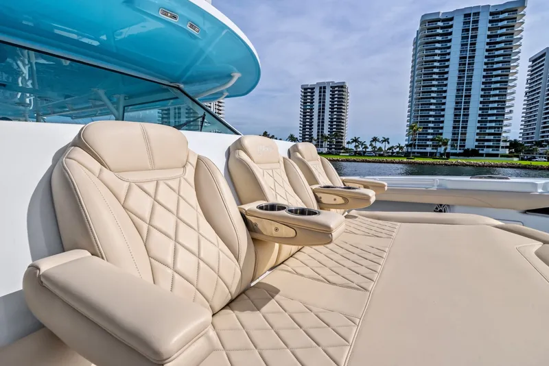 Slide: The Image of Yellowfin 54 Offshore 2024 - 6088037